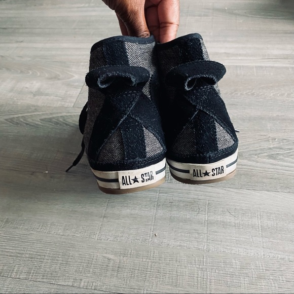 Women’s Hightop Elise Faux Fur Converse Sneaker. True to size - Picture 9 of 13